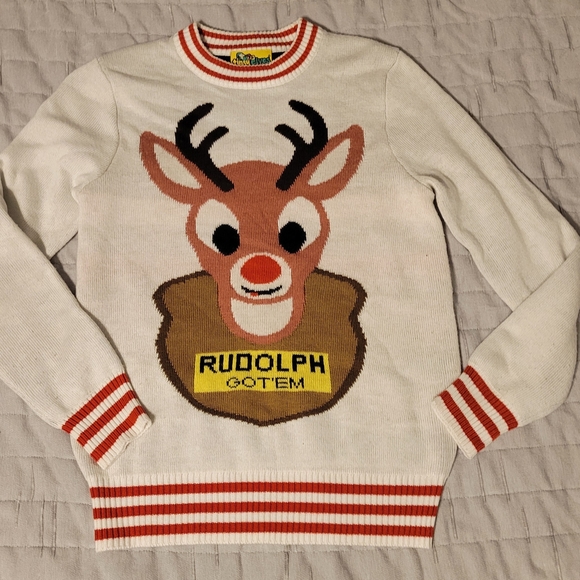 White Sweater with Red Accents - Picture 1 of 5